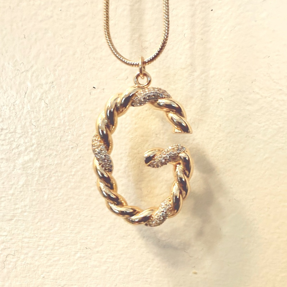 New Ettika Gold and Rhinestone twisted Pendant Necklace G initial